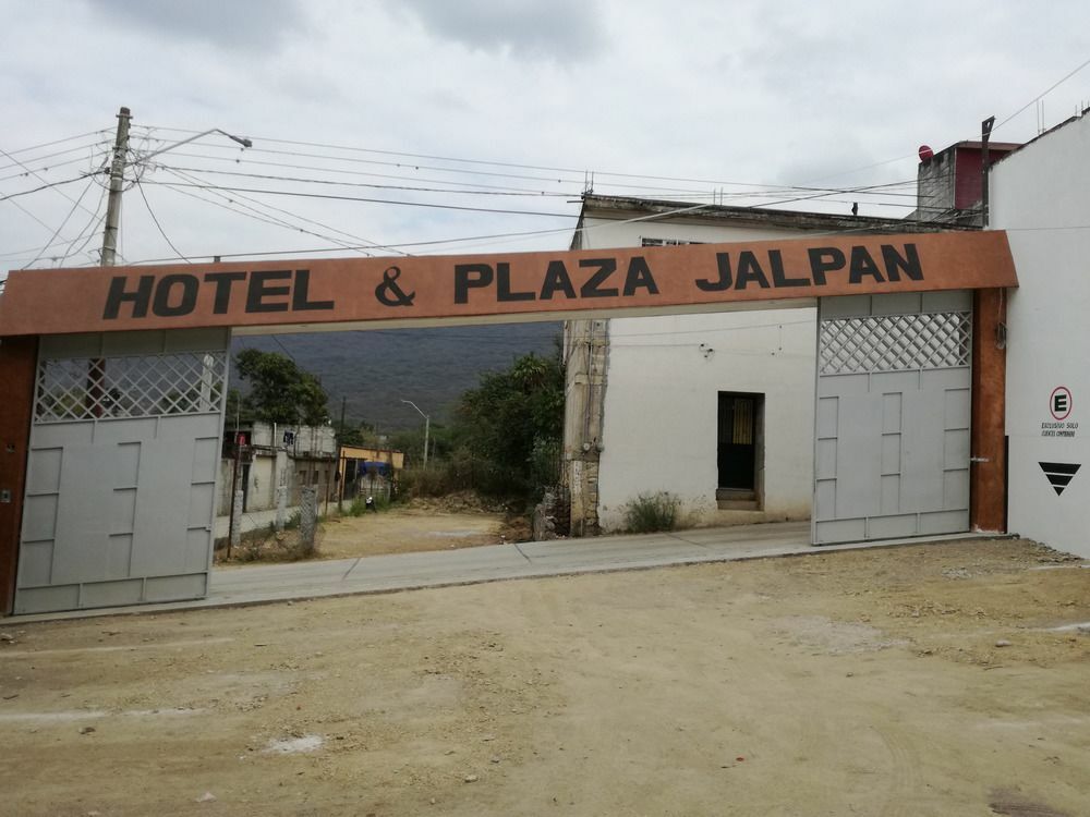 Hotel Y Plaza 加尔潘 外观 照片